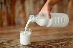为了减肥喝低脂奶？其实全脂奶更减肥！